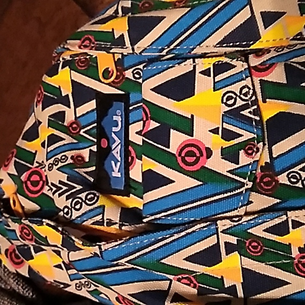 KAVU Geometric Pattern Rope Sling Bag Backpack Retro 90s Style Multi-Color - Picture 2 of 4